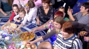 Угощали с барабана: россиянам продемонстрировали, чем заканчивалось «Поле чудес».  ВИДЕО