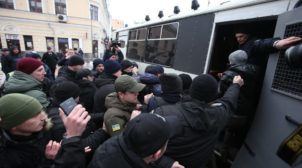 “Ложись, Бандера!”: скандальний поліцейський підтримує анексію Криму та бойовиків Донбасу