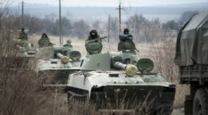 Боевики начали стягивать боевую технику на передовую