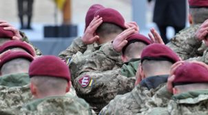 Лейтенант ВСУ отметил присвоения ему звание в оккупированном Крыму.  Фото
