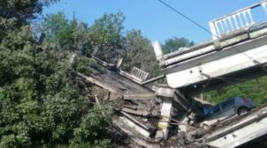 “Приїхали піднімати українське бидло”: луганчанка вимагає відновити міст і прибрати “нацистів”. ВІДЕО