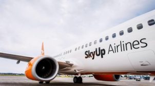 Позивачка до SkyUp в суді намагається заблокувати повернення ліцензії авіаперевізнику
