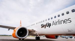 Истица к SkyUp в суде пытается заблокировать возвращение лицензии авиаперевозчику