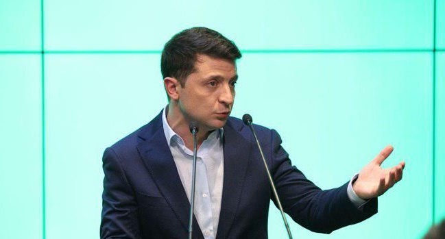Зеленський хоче спростити виплату пенсій жителям ОРДЛО