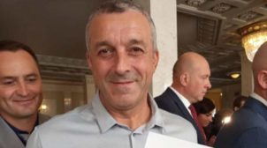 В Раде депутат от «Слуги народа» во время исполнения гимна делал селфи. ФОТО