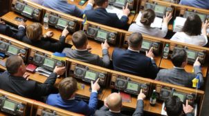 Депутаты большинства принимают законопроекты, которые не существуют, — Рахманин