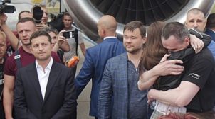 Зеленский в аэропорту похвалил Путина