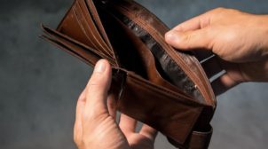 СМИ сообщили, что налоговикам перестали платить зарплату