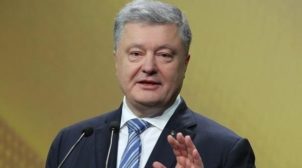 Открывайте второй конверт: Порошенко остроумно отреагировал на марафон Зеленского. ВИДЕО