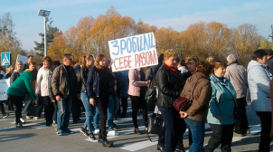 Празднуют конец эпохи бедности: в сети высмеяли протесты учителей на Житомирщине. ФОТО