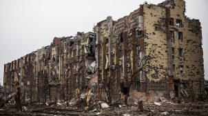 Зеленский хочет направить часть государственных субвенций на восстановление Донбасса