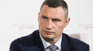 «Слуга народа» потребовал у Кличко 8 квартир в Киеве — документ