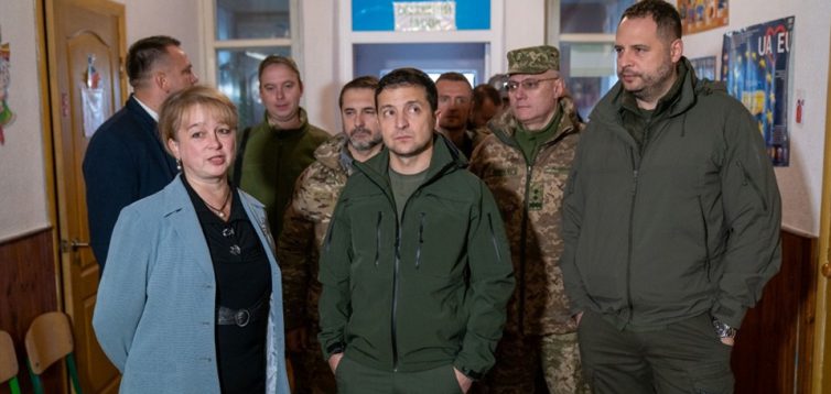 «Снять санкции»: в МИД РФ заявили, что Зеленский сам признал вину украинской стороны в войне на Донбассе