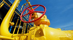 Несмотря на долги: Кабмин обязал «Нафтогаз» начать поставки газа боевикам ОРДЛО