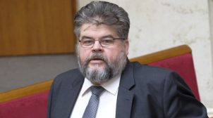 “Слуга народу”, у якого дружина і троє дітей, на засіданні Ради домовлявся про зустріч з повією. ФОТО