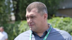 В сети появилась запись, как «Слуга народа» Корявченков «решает вопросы» с полицией. ВИДЕО