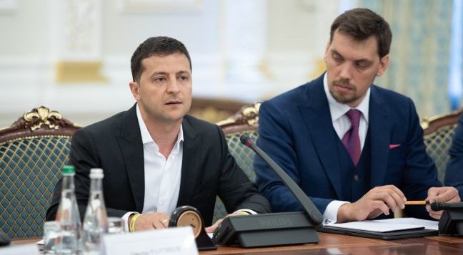 В «Слуге народа» заявили, что не верят социологам, которые говорят о снижении рейтинга власти