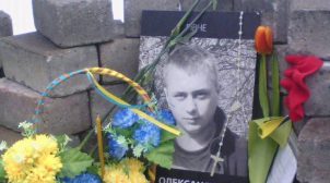 Суд відпустив з під домашнього арешту снайпера, якого підозрюють у вбивстві Героя Небесної Сотні
