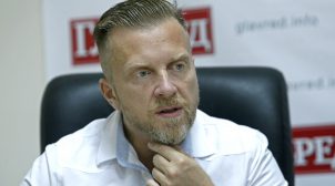 Полиция ночью пришла с обыском в квартиру Антина Мухарского