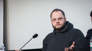 Глава Минкульта заявил, что правительство получает огромные зарплаты потому, что они «самые лучшие»