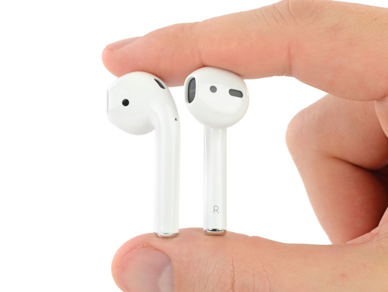 Чем хороши беспроводные наушники Apple AirPods