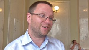«Слуга народа» заявил, что Рябошапка в сговоре с Западом не дает Зеленскому посадить Порошенко