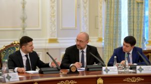 «Вы власть мародеров, которая наживается на беде»: блогер о ситуации с масками и тестами на COVID-19