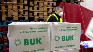 Испанский телеканал показал разгрузку украинских респираторов. ФОТО