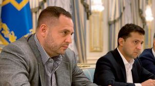 Ермак стал первым украинским чиновником, который подписал официальный документ с террористами ОРДЛО. ФОТО