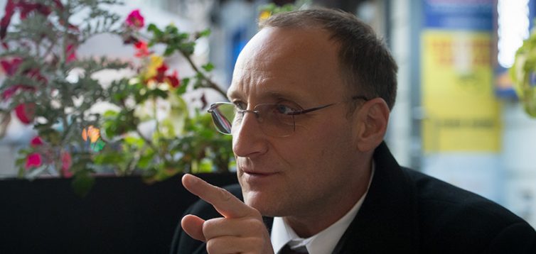 До юриста, який критикував версію слідства у справі Шеремета, прийшли з обшуком