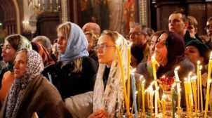 Без масок та захисту: у Дніпрі прихильники Московської церкви масово прийшли на богослужіння. ВІДЕО