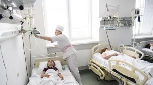 В Минздраве заявили, что пациенты с легкой формой коронавируса будут лечиться за свой счет