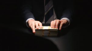НАПК: в ложных декларациях чиновники скрыли почти миллиард