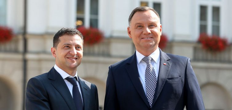 Зеленський та Дуда поспілкувалися про заборону виїзду українських заробітчан в Польщу