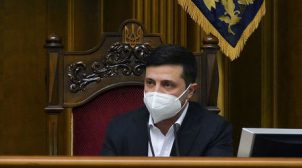На Ривненщине от больницы потребовали сдать защитные костюмы, полученные после выступления Зеленского