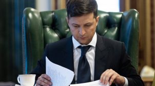 Зеленський звільнив від санкцій російські компанії та осіб, причетних до “виборів” в ЛДНР