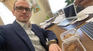 Министр юстиции Молюска иногда будет брать обед из СИЗО