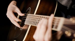 Выбираем акустическую гитару для начинающих музыкантов
