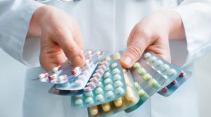Из-за срыва Минздравом закупки лекарств уже умерло 5 человек Из-за срыва Минздравом закупки лекарств уже умерло 5 человек