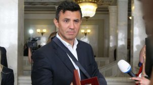 Тищенко відмовився коментувати роботу “Велюру” в час карантину: “Ще є питання?”. Відео
