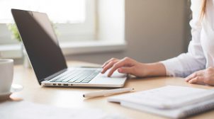 Как найти безработному работу в Киеве