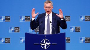 НАТО: Россия и Китай использовали пандемию для распространения пропаганды