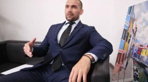 Следователя, который рассказал о бесперспективности дел по Порошенко, уволили из ГБР Следователя, который рассказал о бесперспективности дел по Порошенко, уволили из ГБР
