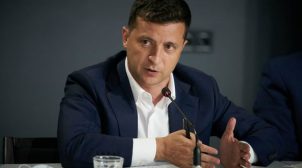 Зеленський хоче скасувати обмеження зарплат чиновників