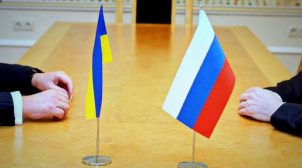 «Слуги народа» хотят перенести переговоры ТКГ в «удобную» для России страну