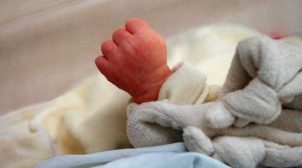 В Бейруті жінка народила дитину одразу після вибуху: вражаючі кадри