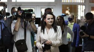 Штаб головної конкурентки Лукашенка забарикадувався, боячись арешту