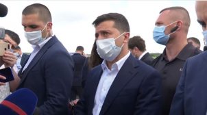 Зеленский требует от министров ездить по регионам и решать их проблемы
