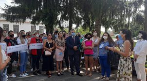 В Дубно родители протестуют против онлайн-обучения. ВИДЕО В Дубно родители протестуют против онлайн-обучения. ВИДЕО