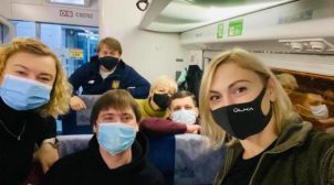 “Слуги” поїхали на Донбас на два дні перед виборами